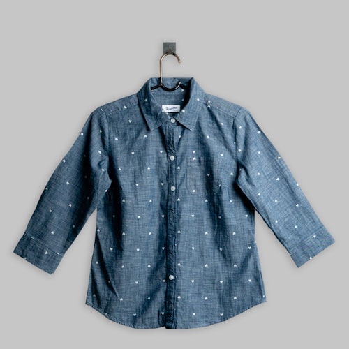 قميص تومي هيلفيغر 2025